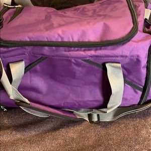 Basic purple duffel bag